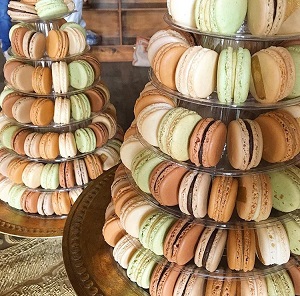 Macarons as wedding dessert in Minnesota!